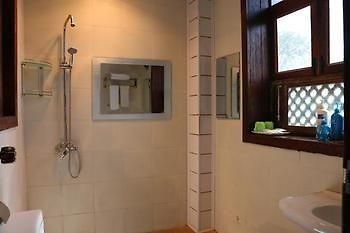 Nanshan Cottage Hotel Baisha (Yunnan) Bagian luar foto