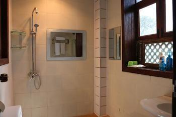 Nanshan Cottage Hotel Baisha (Yunnan) Bagian luar foto